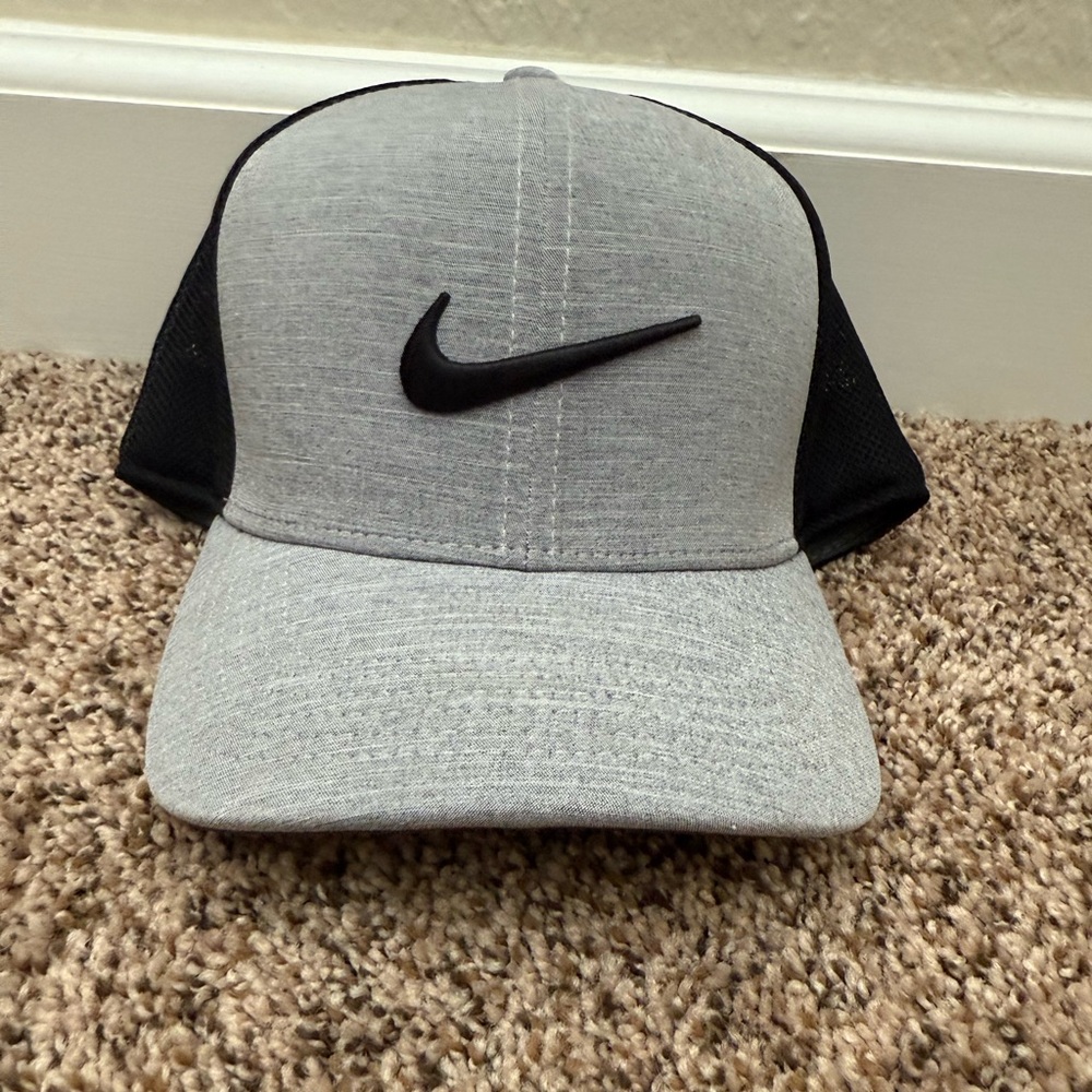Nike Black & Gray Trucker Hat